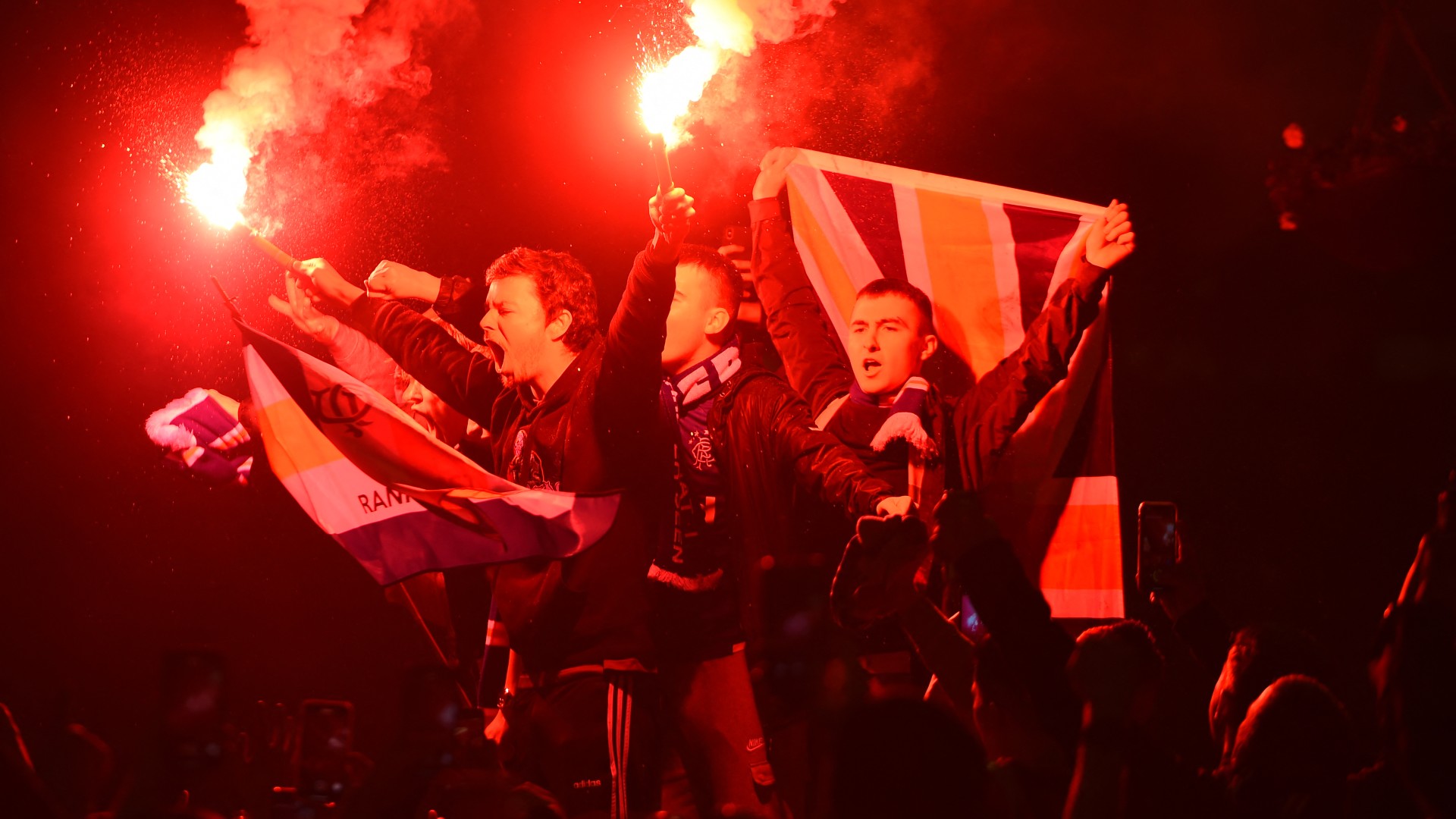 Rangers fans celebrating the title (©AFP)